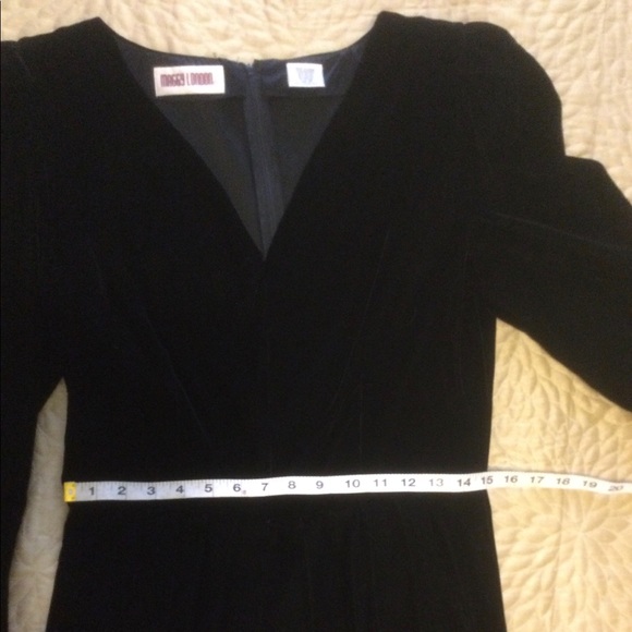 Velvet Black  dress Maggie London size 10 NEW Style by Karen Kong Like New - Picture 2 of 16